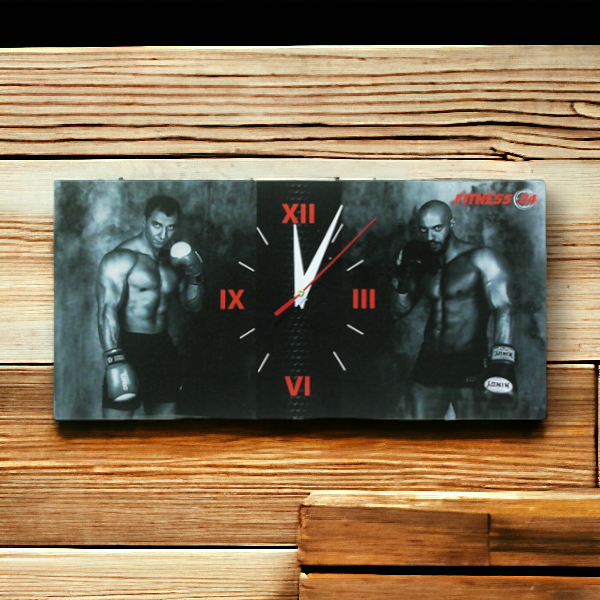 Часы настенные с логотипом компании Фитнес 24