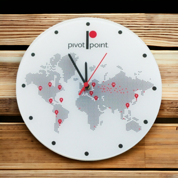 Изготовление часов с логотипом фирмы Pivot Point